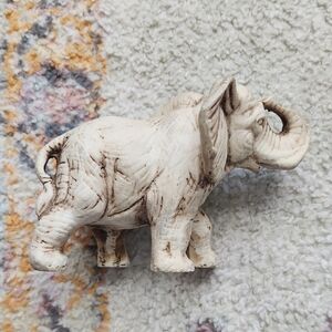 Rustic Cream Elephant Wall Decor
